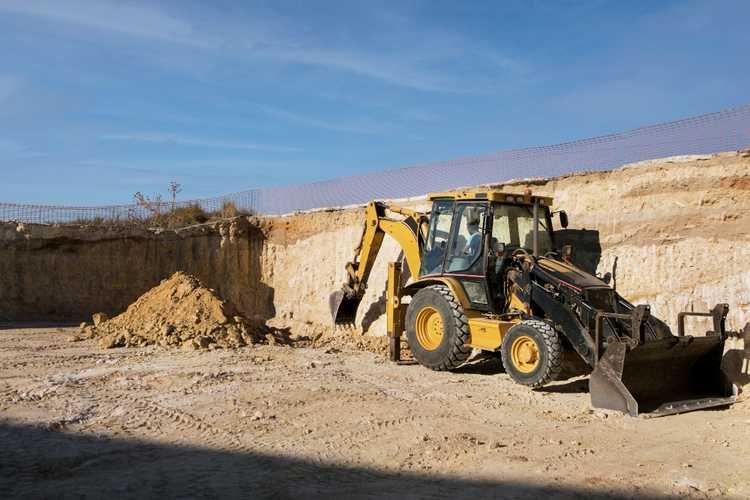 Construction equipment rental supporting a job site in Memphis, Tennessee