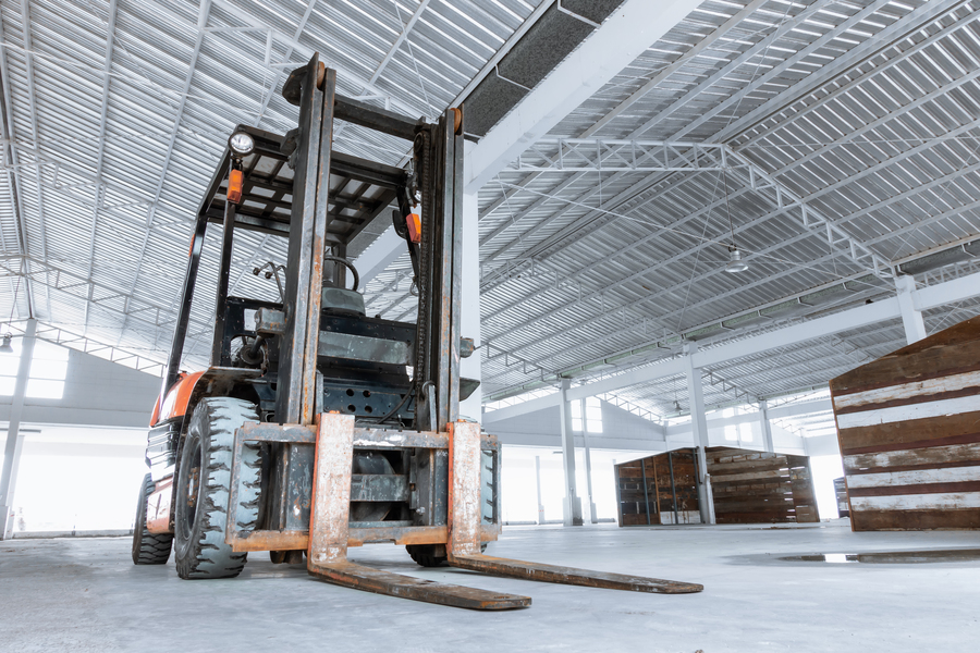 Telehandler/order picker for material handling rental in Longmont, CO