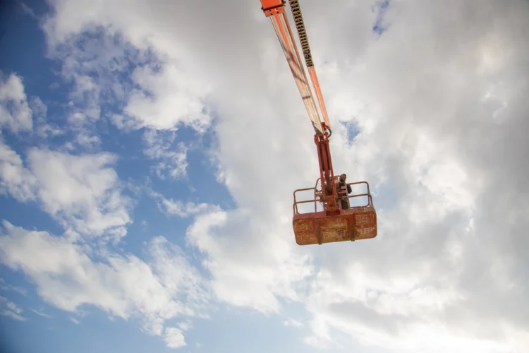 Things to consider when renting a boom lift